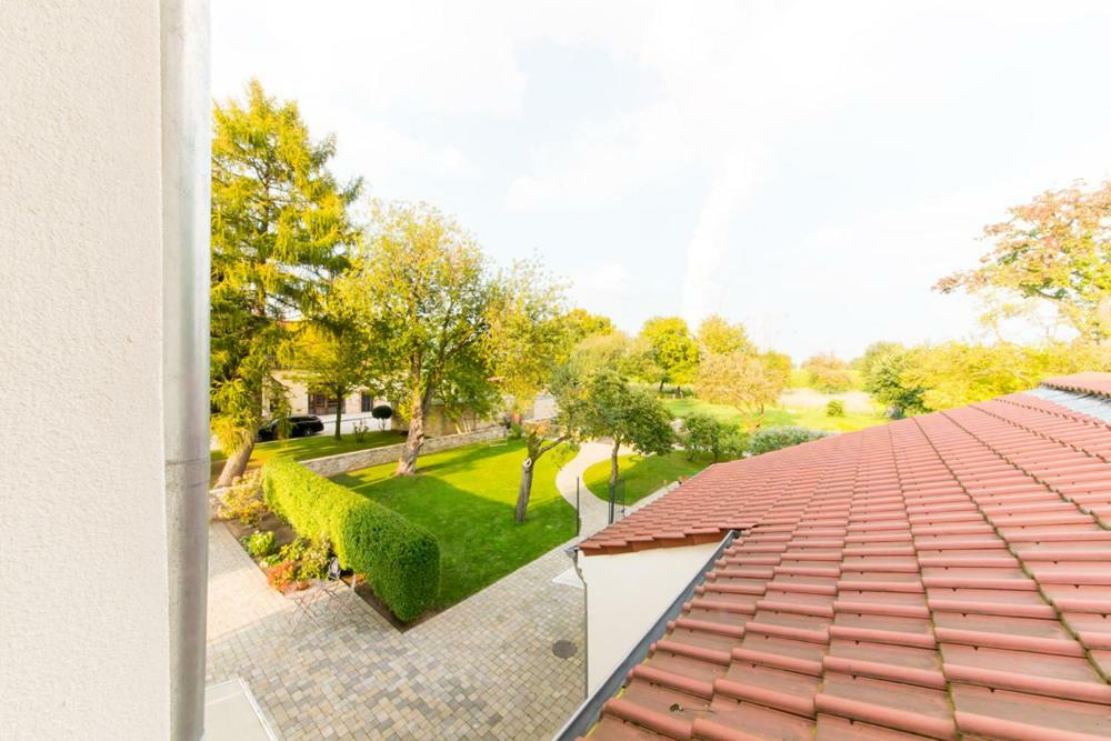 Landhotel Alte Toepferei Duisburg Exterior photo