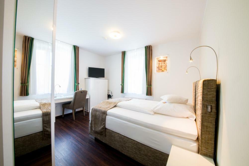 Landhotel Alte Toepferei Duisburg Exterior photo