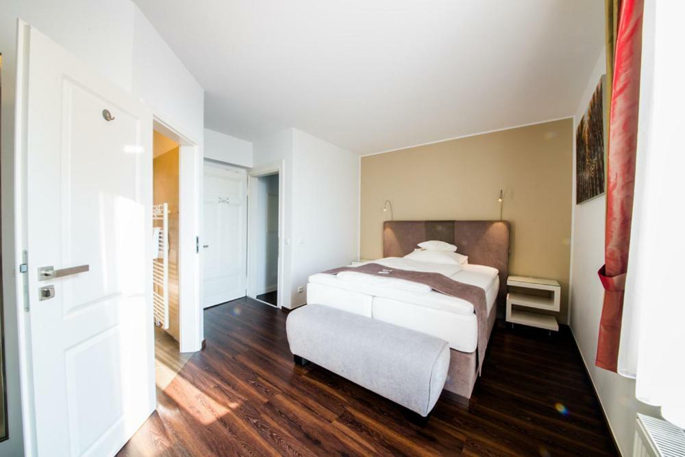 Landhotel Alte Toepferei Duisburg Exterior photo