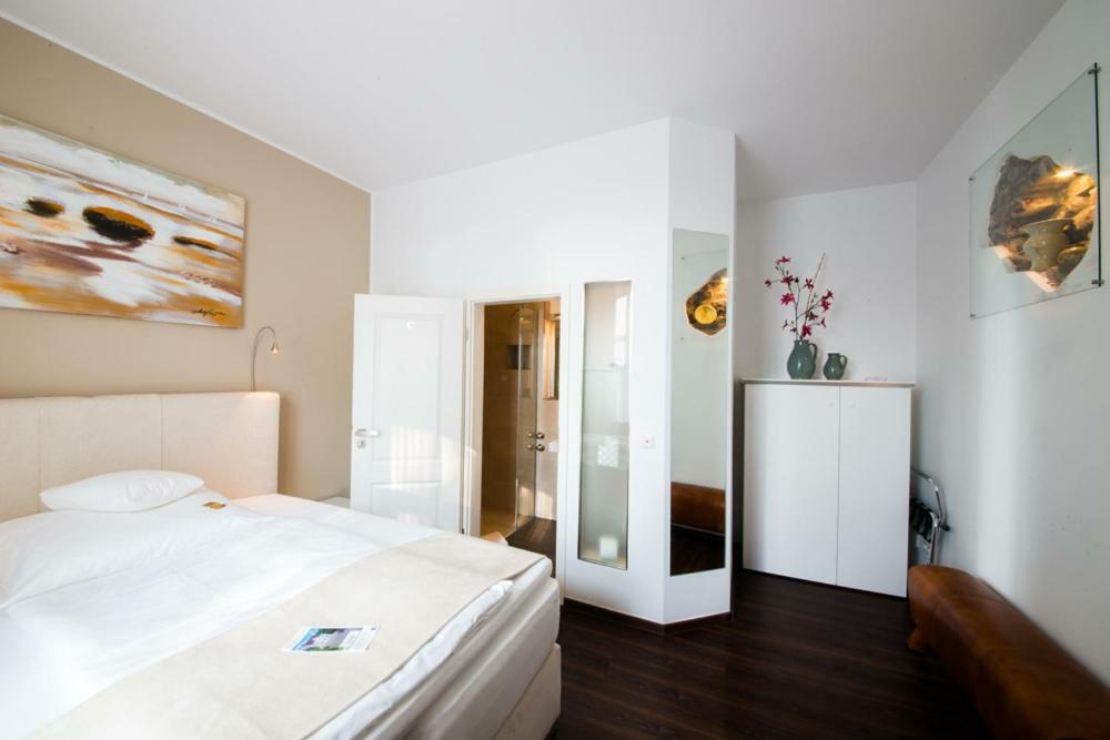 Landhotel Alte Toepferei Duisburg Exterior photo